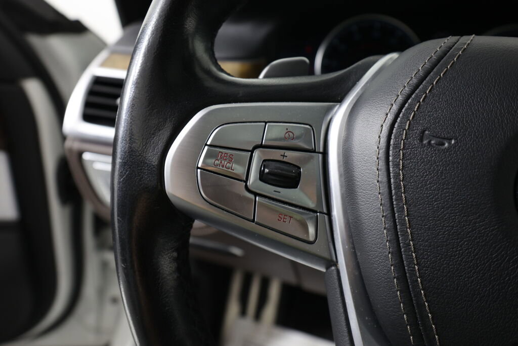 Used 2016 BMW 740i image 35