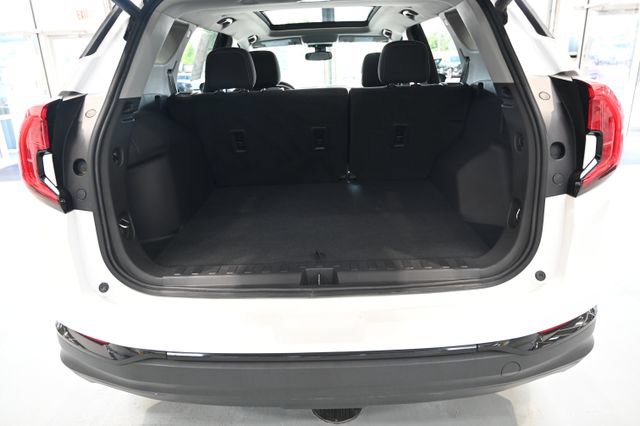 Used 2022 GMC Terrain SLE w/ Driver Convenience Package FWD image 29