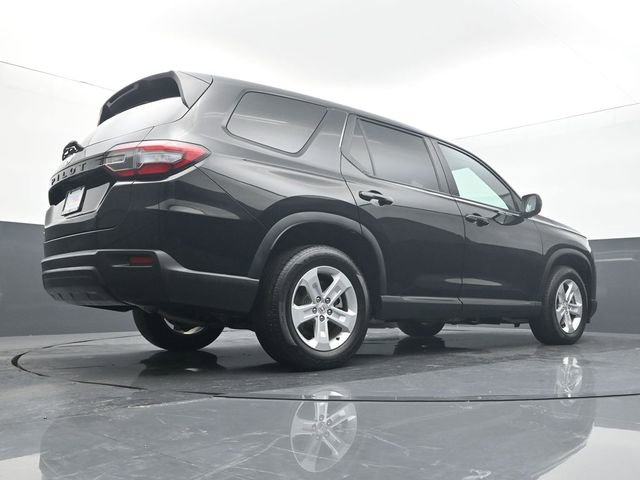 Used 2024 Honda Pilot LX image 11