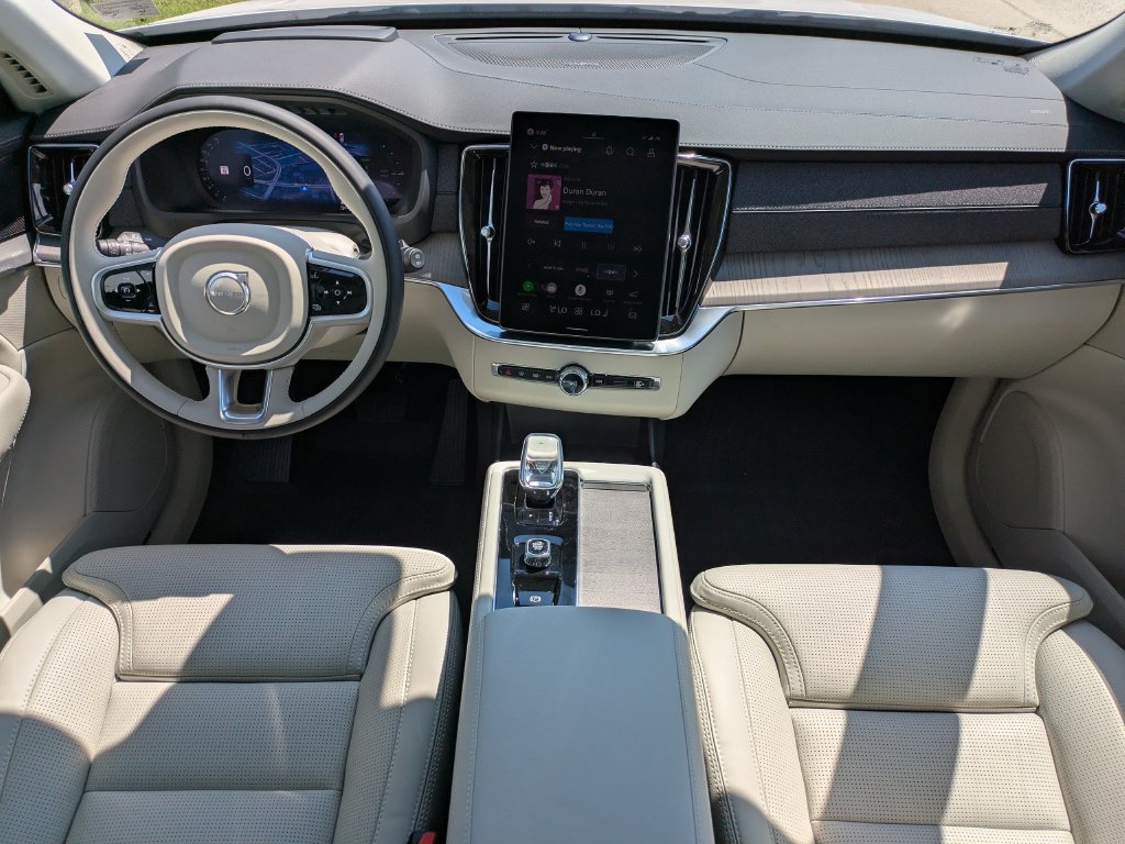 New 2026 Volvo XC90 T8 Ultra w/ Protection Package Premier AWD/4WD image 15