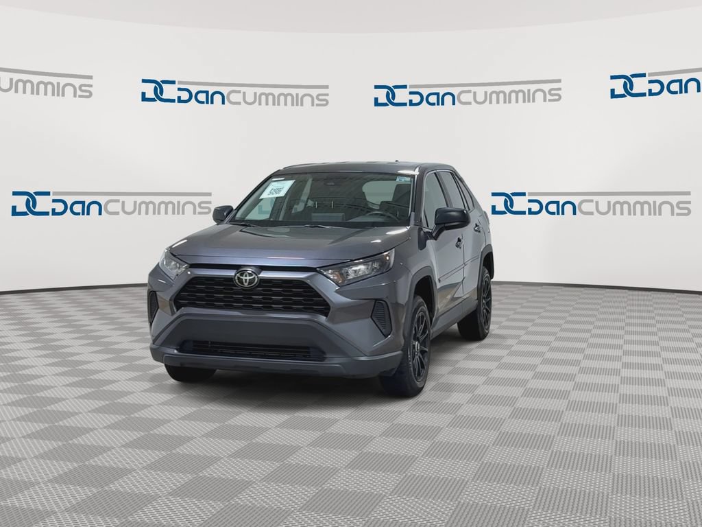 Used 2022 Toyota RAV4 LE FWD image 3