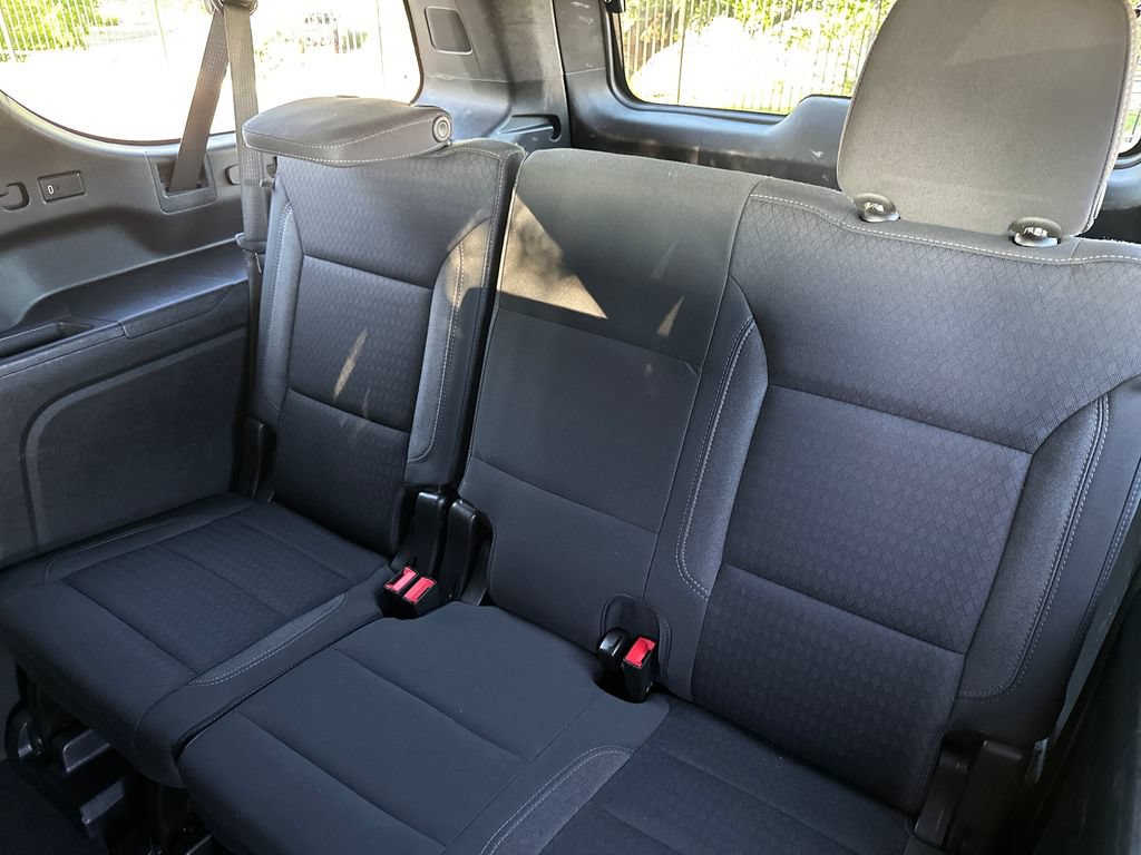 Used 2023 GMC Yukon XL SLE w/ Gmc Pro Safety Plus Package RWD image 35