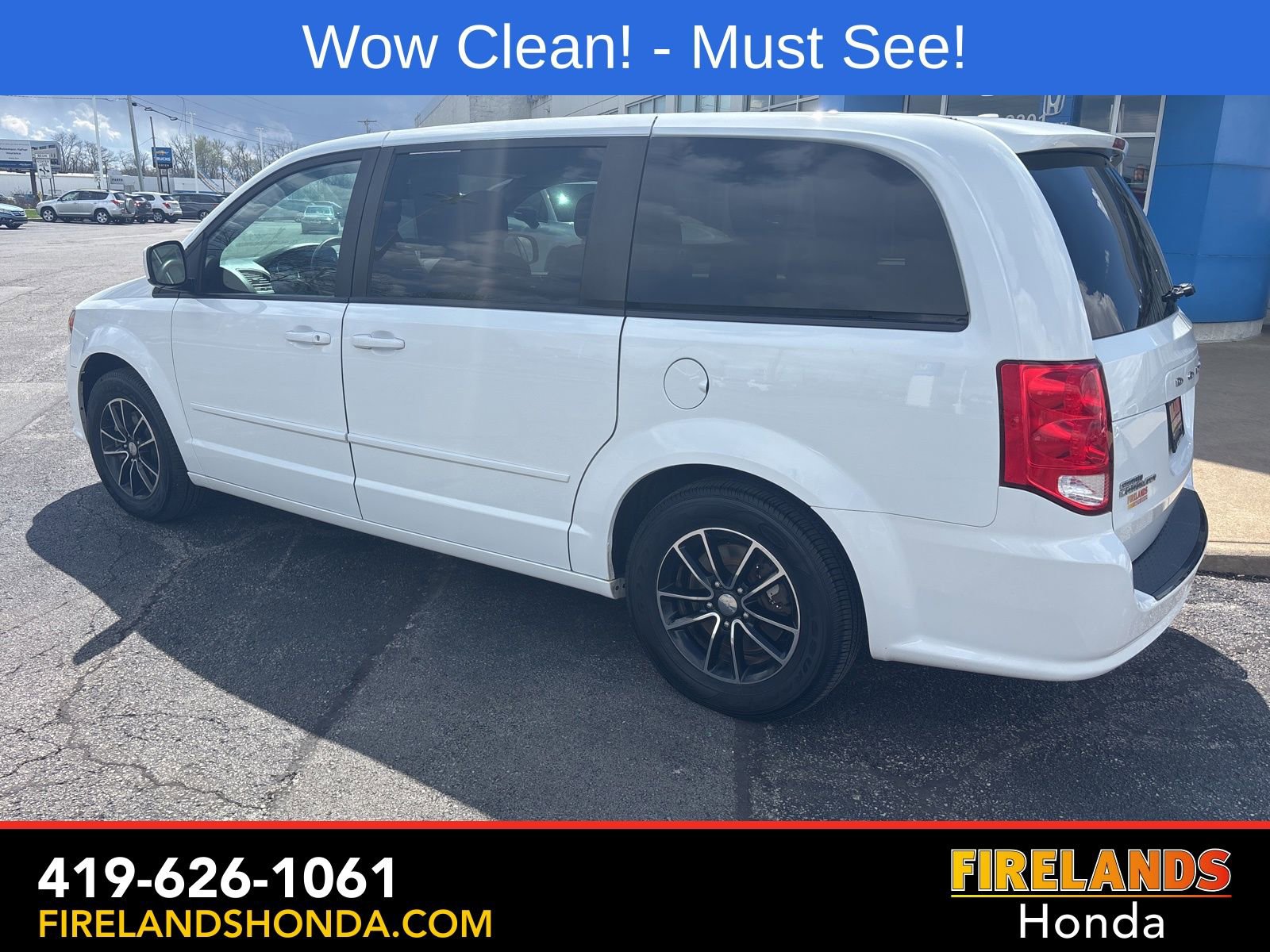 Used 2017 Dodge Grand Caravan SE FWD image 2