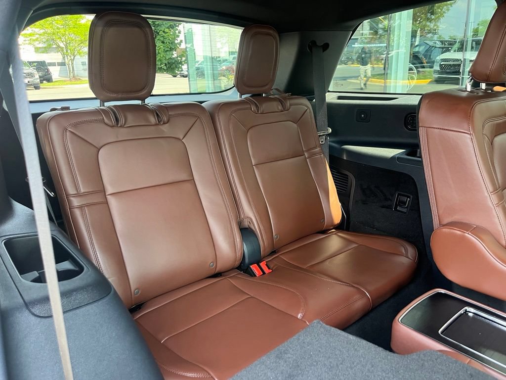 Used 2025 Lincoln Aviator Reserve w/ Jet Appearance Package AWD/4WD image 20