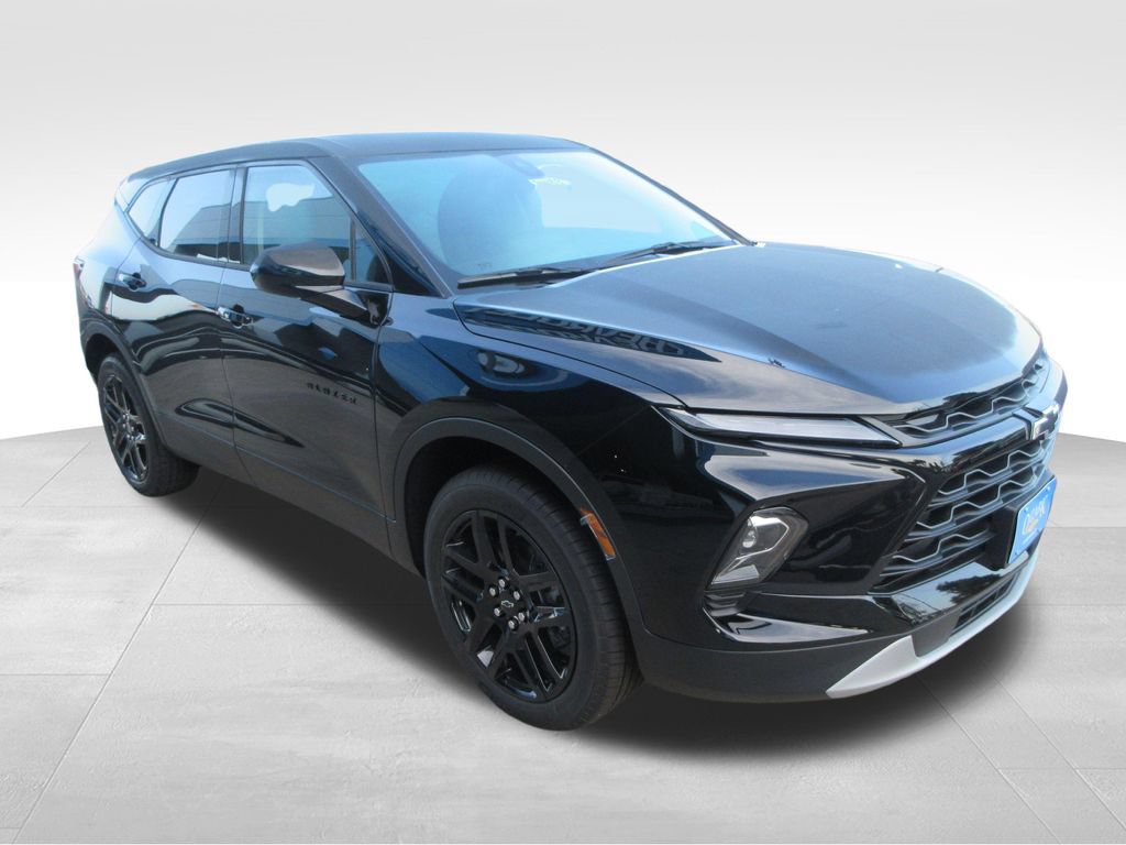 New 2026 Chevrolet Blazer LT w/ LPO, Black Grille Bar Package FWD image 7