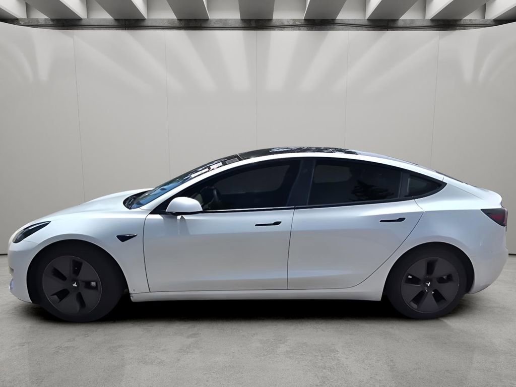 Used 2023 Tesla Model 3 Standard Range RWD image 4