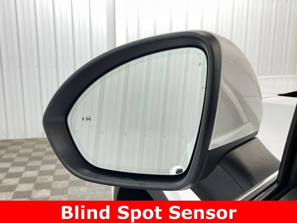 Used 2021 Buick Envision Essence w/ Technology Package I FWD image 35