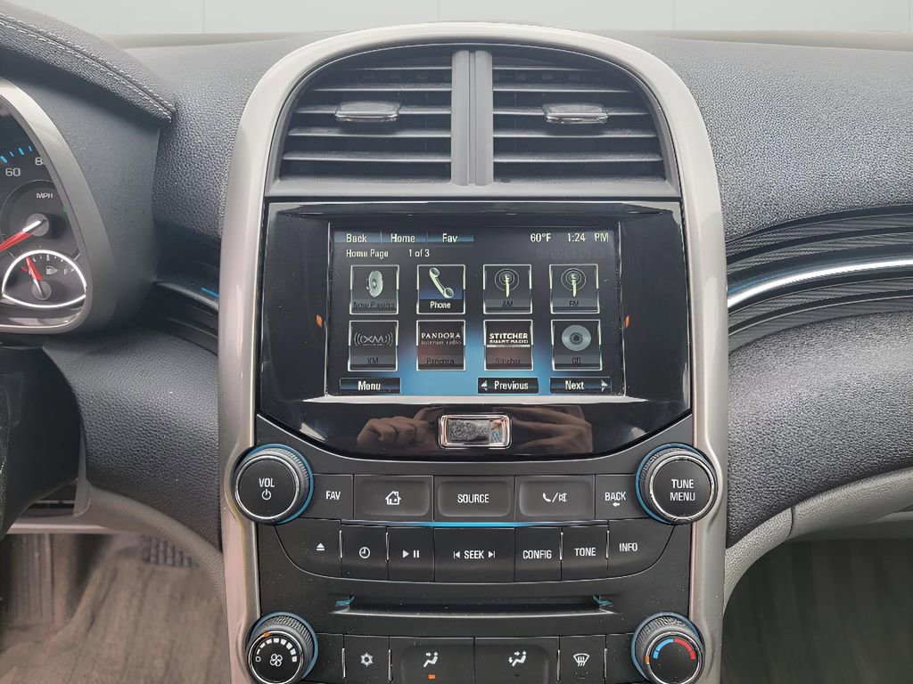 Used 2016 Chevrolet Malibu LT image 19