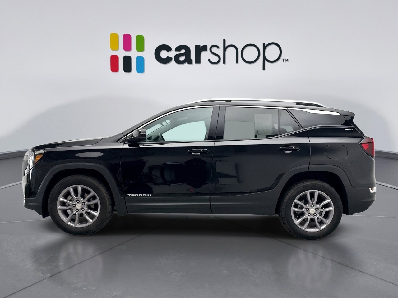 Used 2024 GMC Terrain SLT w/ Infotainment Package II AWD/4WD image 2