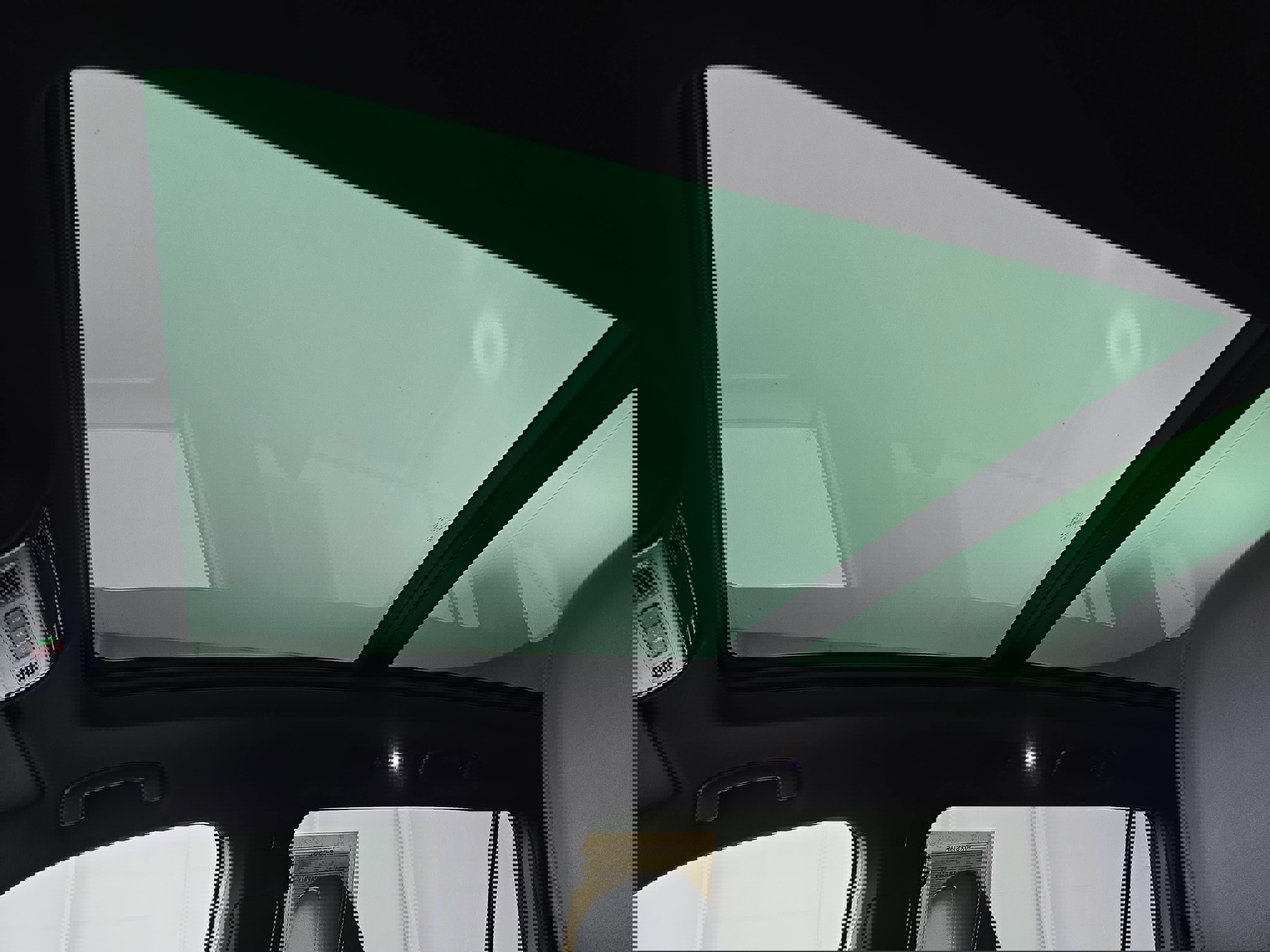 Used 2022 Volkswagen Tiguan SE R-Line image 28