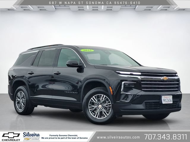Used 2025 Chevrolet Traverse LT