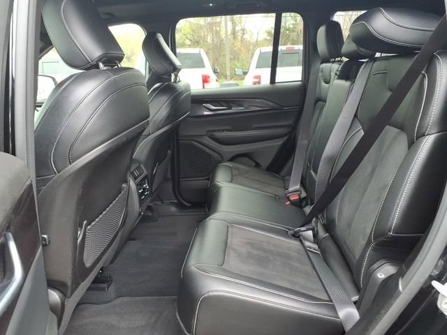Certified 2023 Jeep Grand Cherokee Altitude AWD/4WD image 11