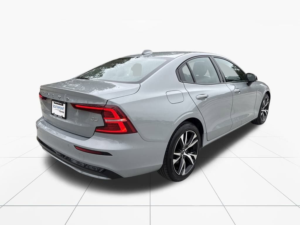 Used 2025 Volvo S60 B5 Core image 9
