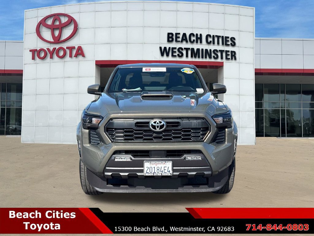 Certified 2025 Toyota Tacoma TRD Sport AWD/4WD image 4