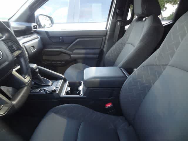 Used 2025 Toyota Tacoma SR5 AWD/4WD image 8