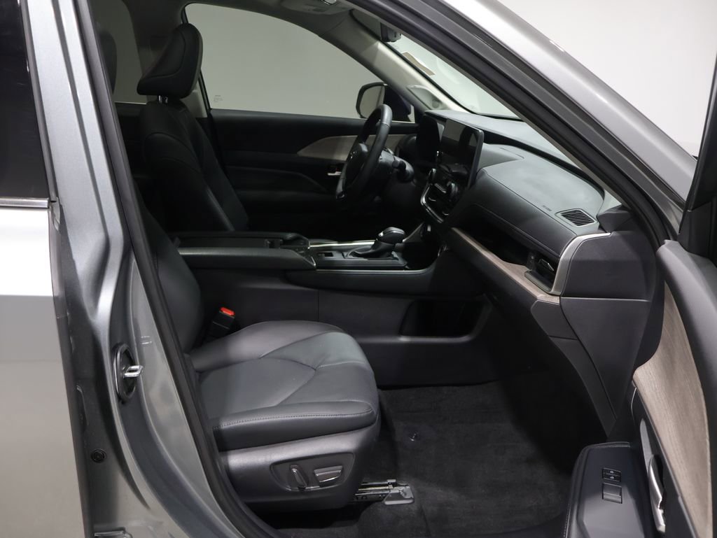 Certified 2025 Toyota Grand Highlander FWD image 26