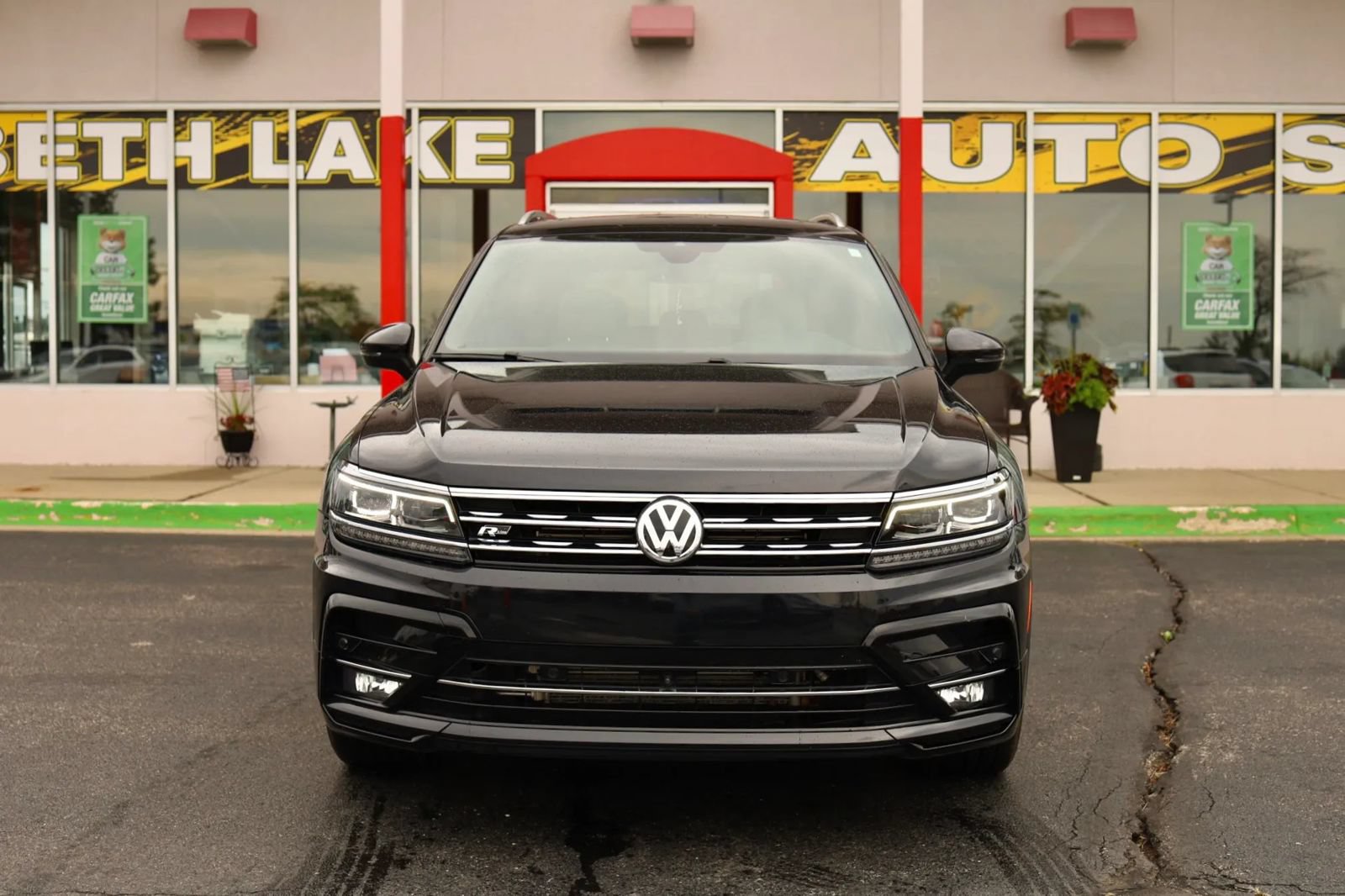 Used 2020 Volkswagen Tiguan SEL Premium R-Line AWD/4WD image 2
