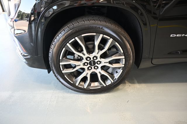 New 2026 GMC Acadia Denali Ultimate w/ LPO, Floor Liner Package AWD/4WD image 31