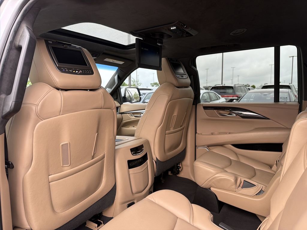 Used 2019 Cadillac Escalade ESV Platinum image 12