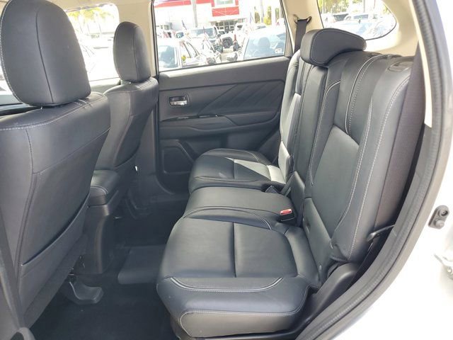 Used 2018 Mitsubishi Outlander SEL image 9