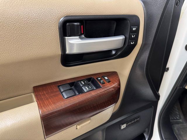 Used 2016 Toyota Sequoia Platinum image 7