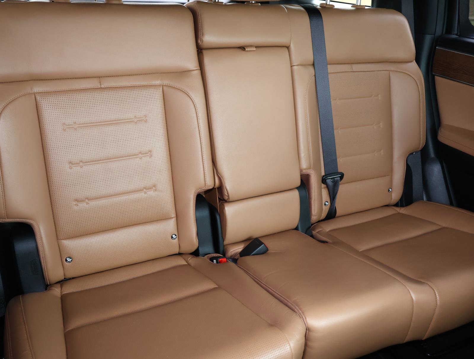 Used 2025 Hyundai Santa Fe Limited FWD image 18