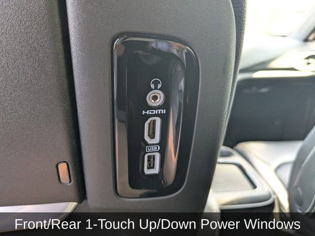 Used 2021 Chrysler Pacifica Touring-L w/ Uconnect Theater Family Group image 16