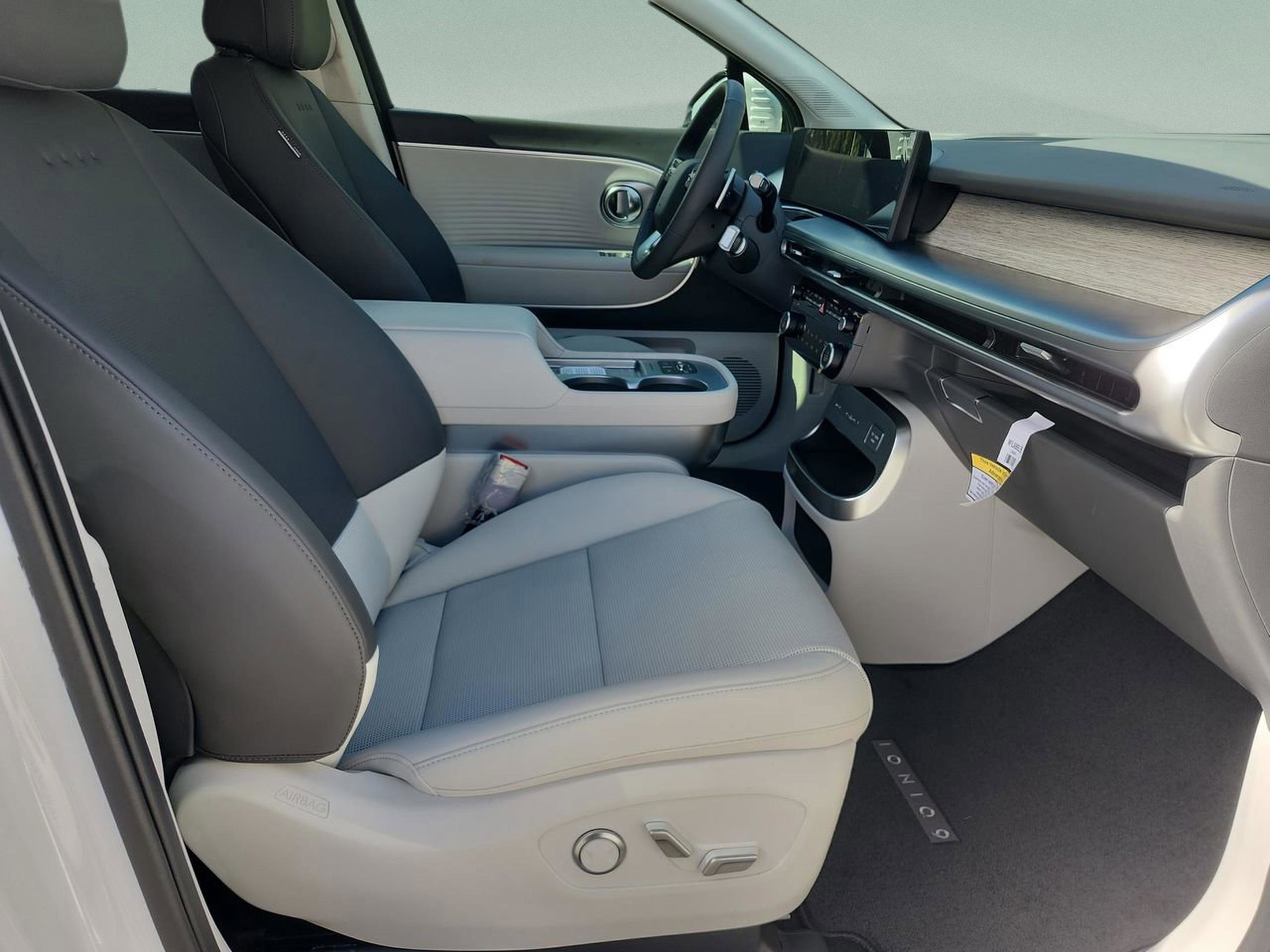 New 2026 Hyundai Ioniq 9 SEL image 16