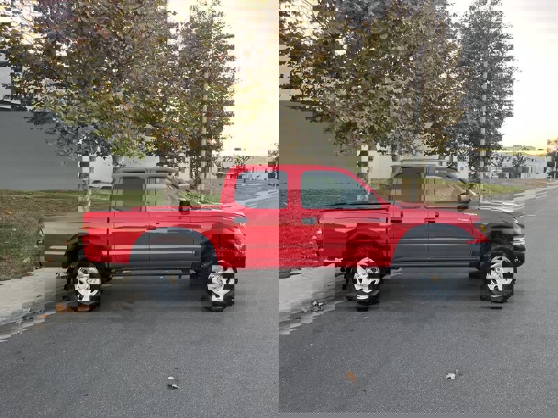 Used 2004 Toyota Tacoma PreRunner image 8