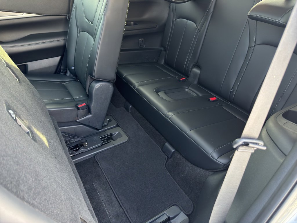 Used 2023 INFINITI QX60 Luxe image 35