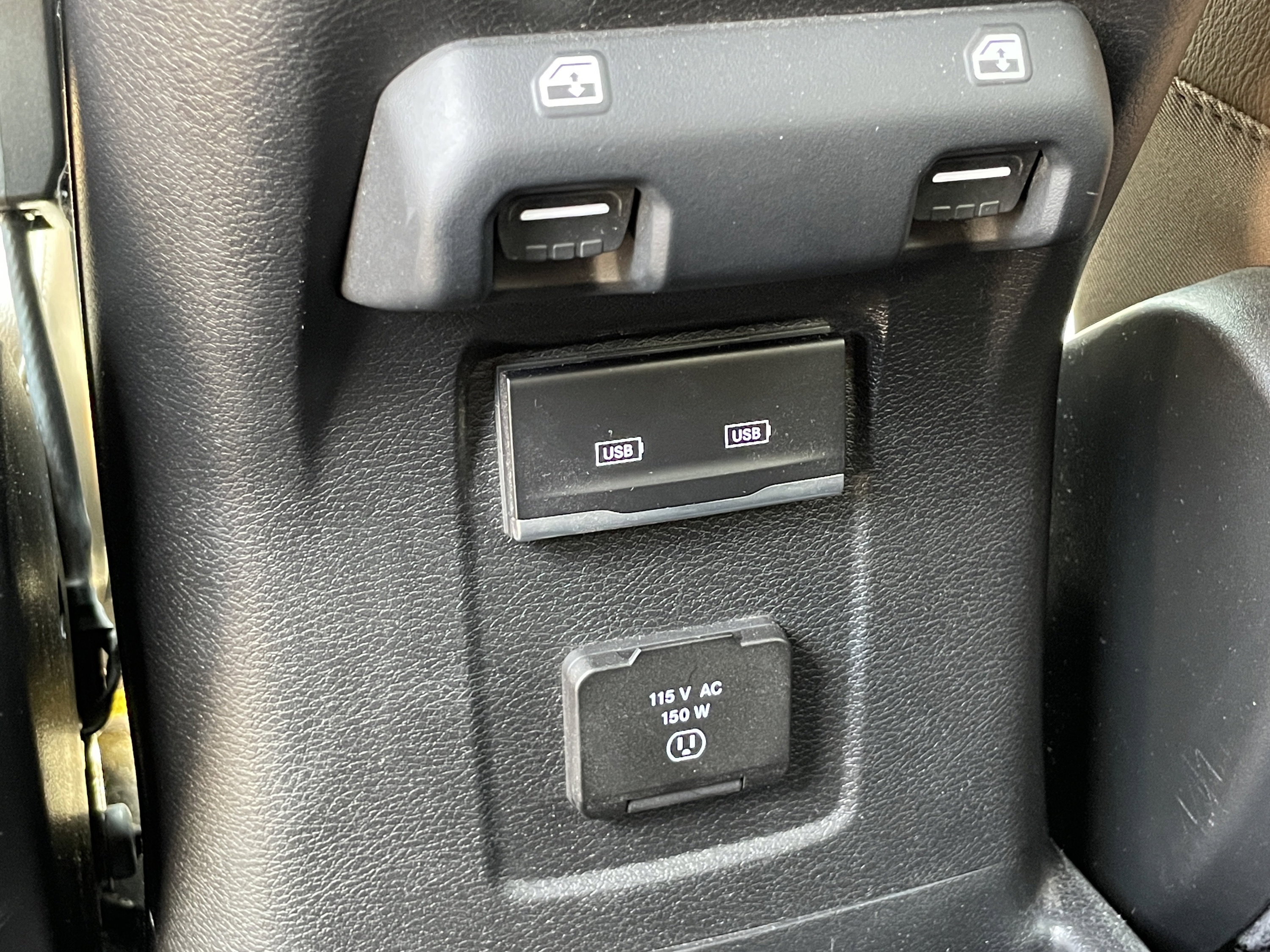 Used 2023 Jeep Wrangler Unlimited Rubicon w/ LED Lighting Group AWD/4WD image 37