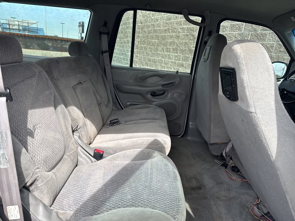 Used 1998 Ford Expedition XLT RWD image 18