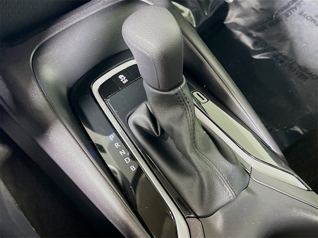 Used 2025 Toyota Corolla LE image 16