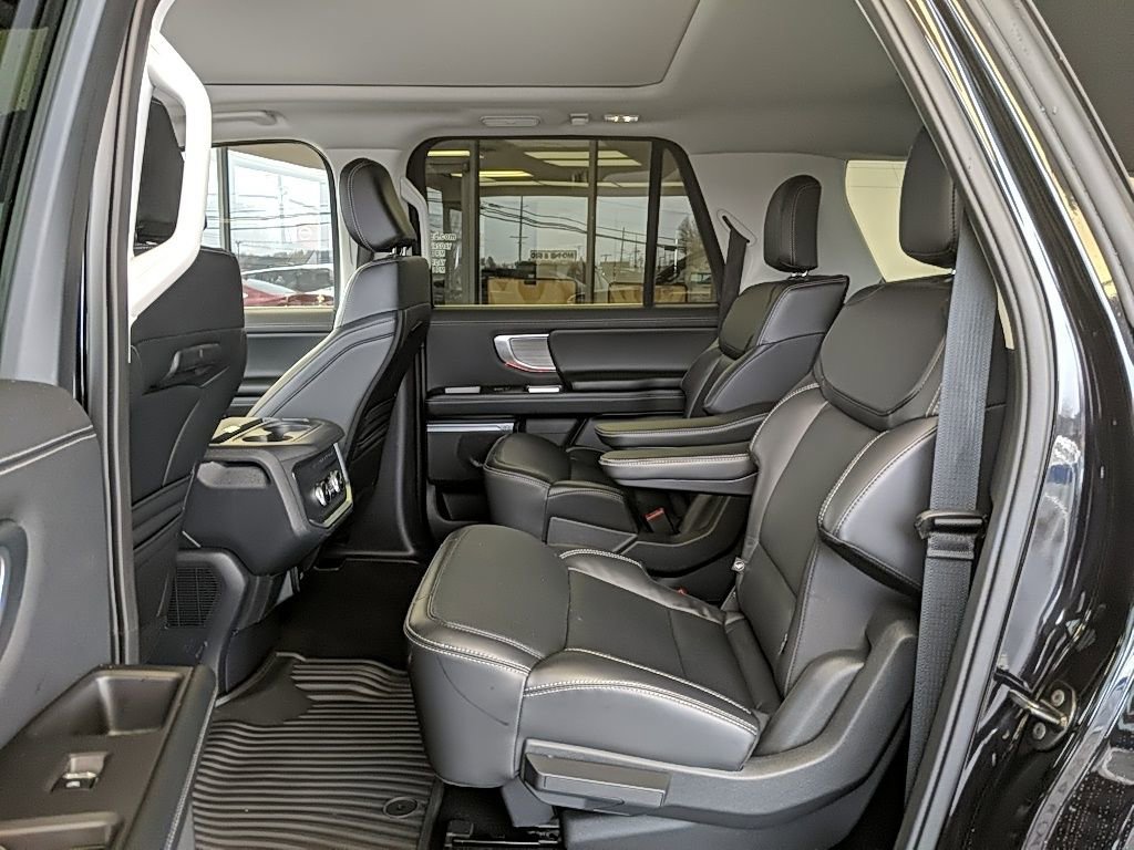 Certified 2025 Ford Expedition Max Platinum image 15