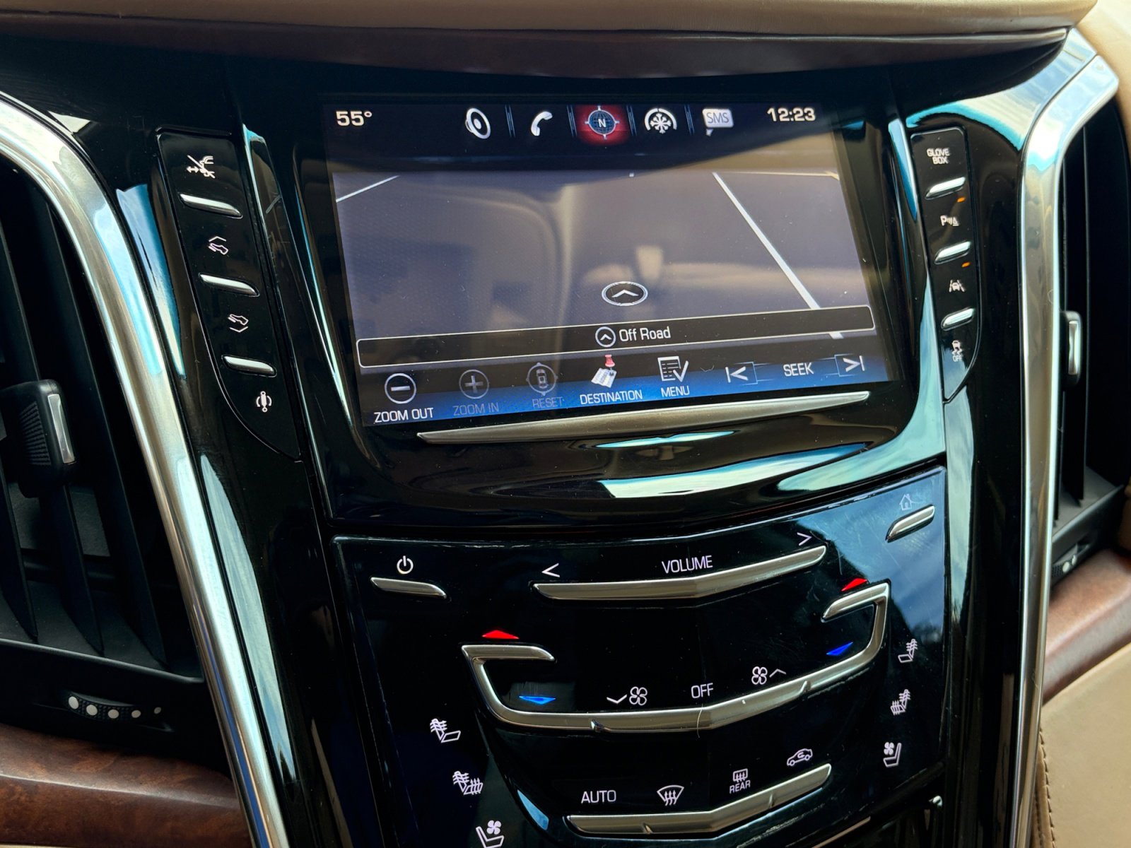 Used 2016 Cadillac Escalade Platinum AWD/4WD image 24