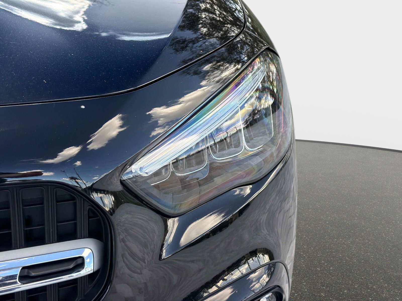 Used 2025 Mercedes-Benz GLA 250 4MATIC image 9