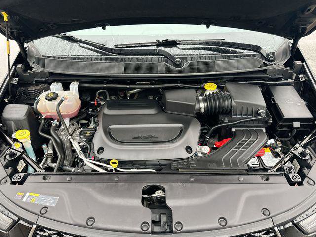 Certified 2024 Chrysler Pacifica Touring-L image 26