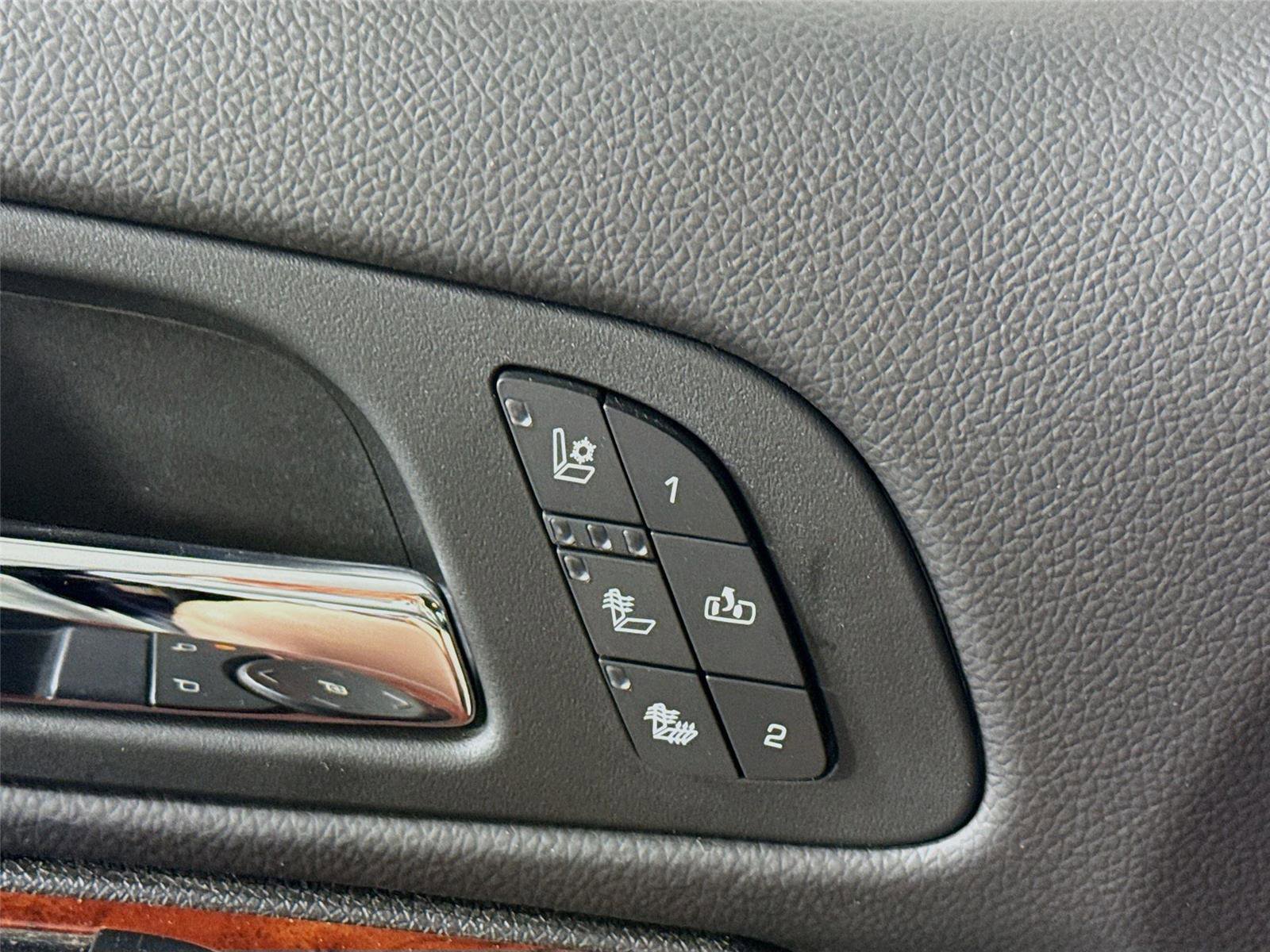 Used 2012 GMC Sierra 3500 SLT AWD/4WD image 12