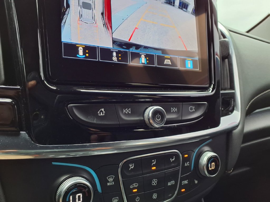 Used 2023 Chevrolet Traverse LT w/ LT Premium Package FWD image 6