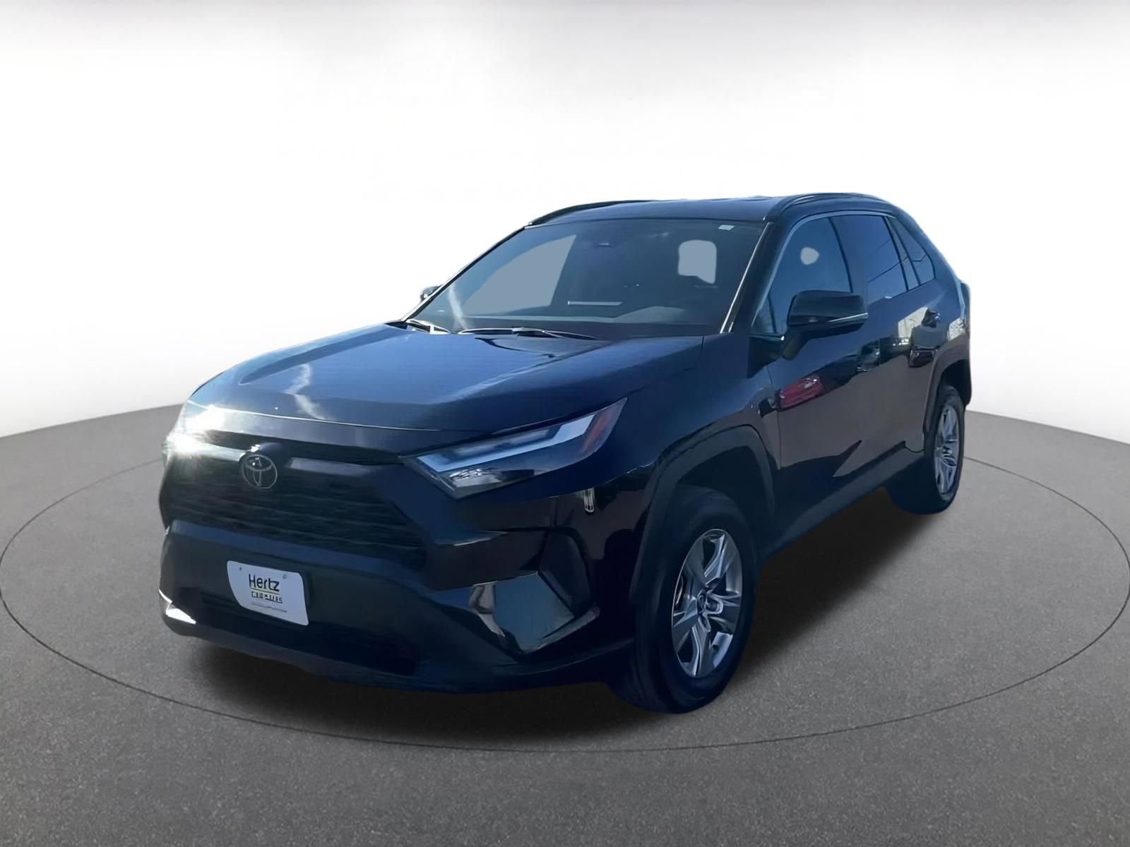 Used 2025 Toyota RAV4 XLE image 7