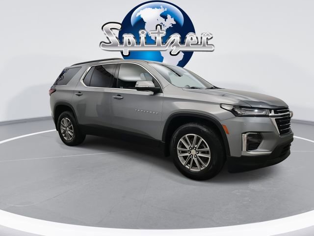 Used 2023 Chevrolet Traverse LT image 3