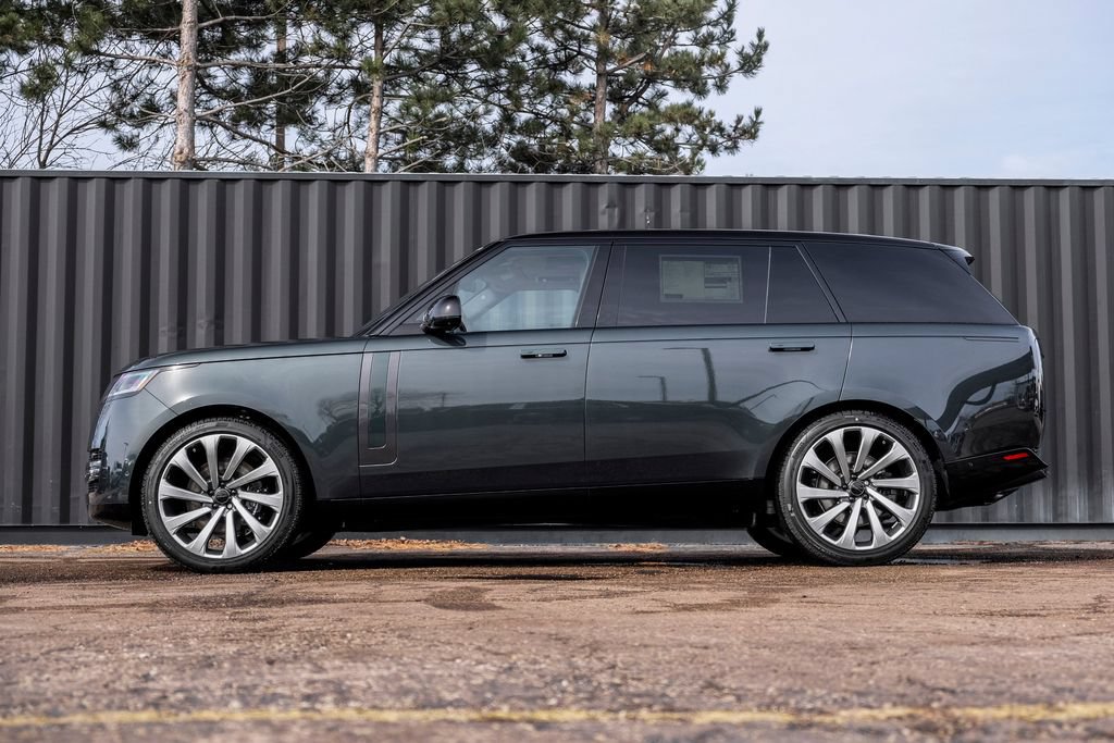 New 2026 Land Rover Range Rover Long Wheelbase SE AWD/4WD image 3