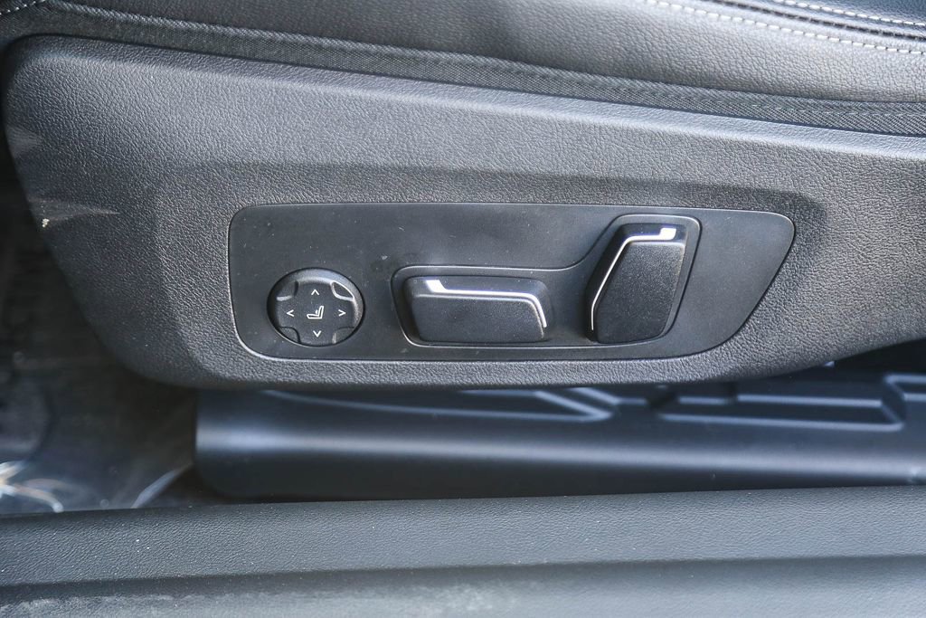 Used 2025 BMW M240i Coupe RWD image 18