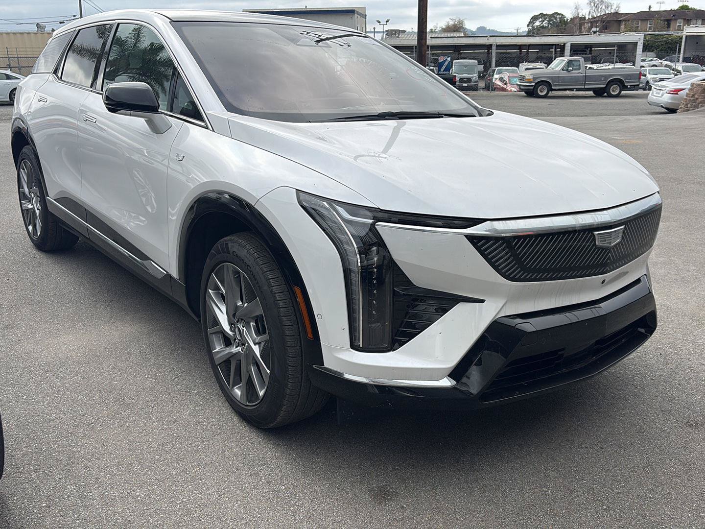 Used 2025 Cadillac Optiq Luxury 1 image 1
