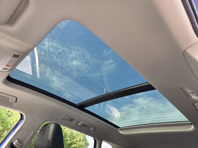 Used 2023 Volkswagen Taos SE image 17