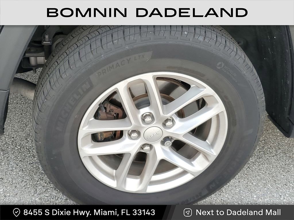 Used 2022 Jeep Grand Cherokee L Laredo w/ Luxury Tech Group I image 5