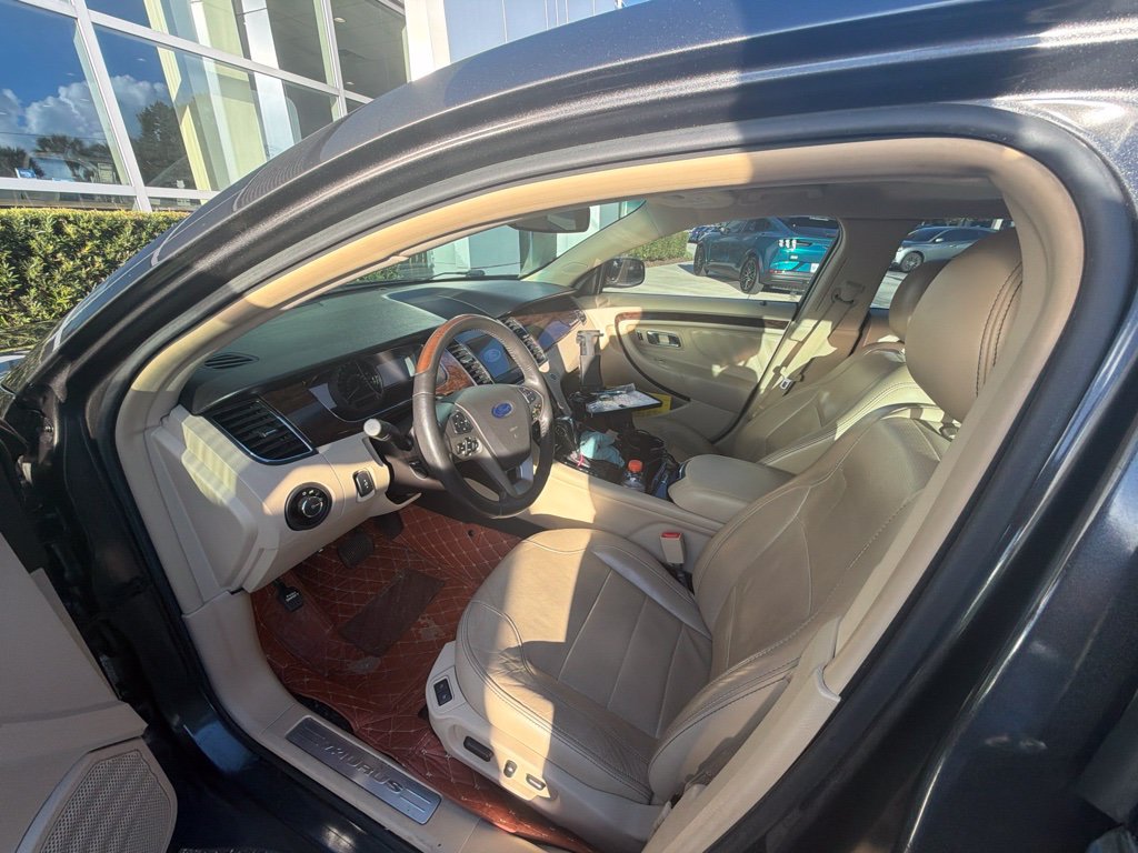Used 2017 Ford Taurus Limited FWD image 9