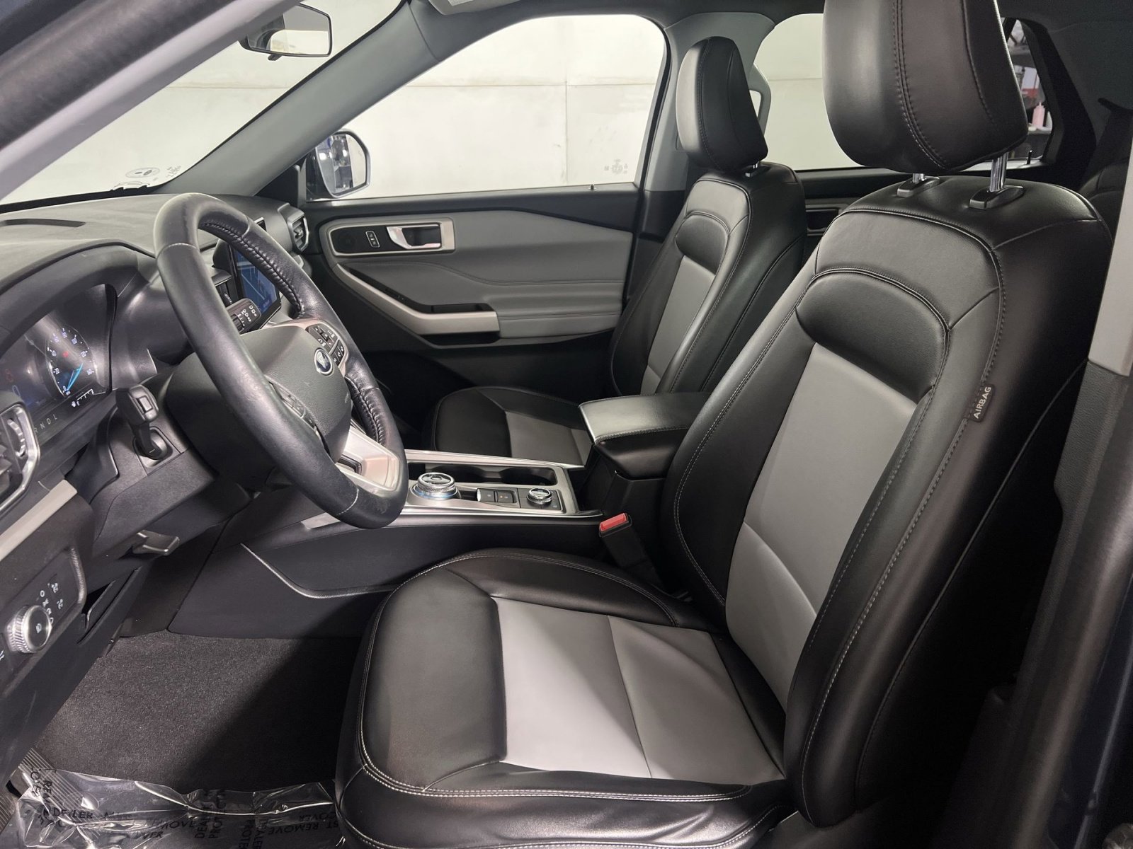 Certified 2022 Ford Explorer XLT w/ Equipment Group 202A image 13