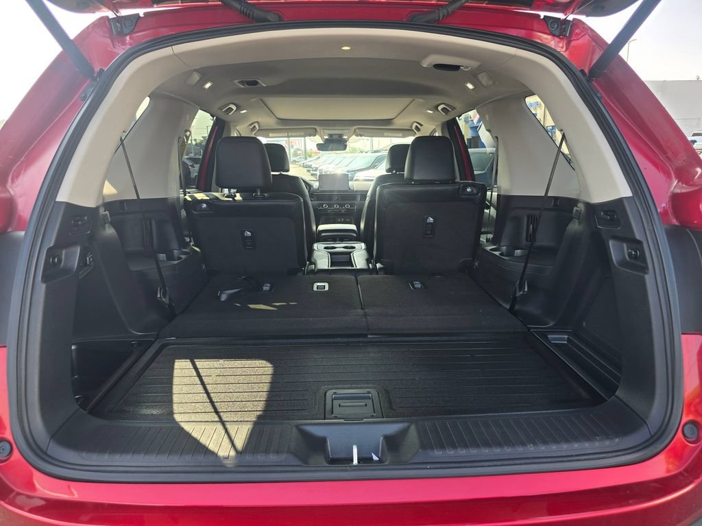 Used 2025 Honda Pilot Touring image 13