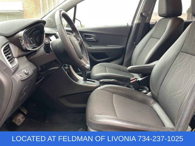 Certified 2022 Chevrolet Trax LT w/ LT Convenience Package image 18